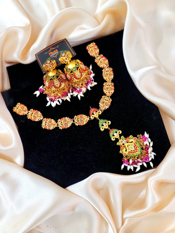Mahndi Matha Patti With Jhumka set