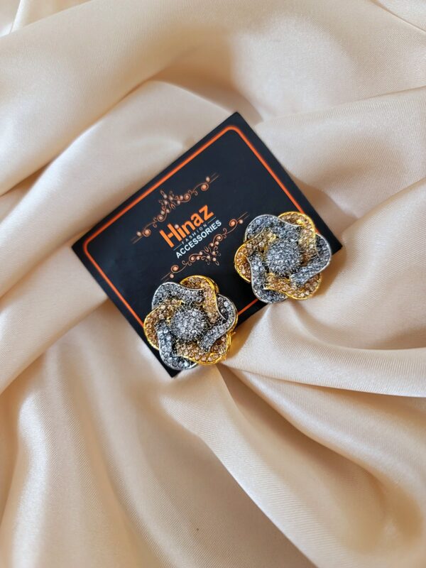 Oxidized Stone Elegant Studs