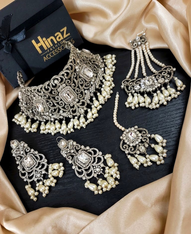 Bridal Stone Embellished Collar Set